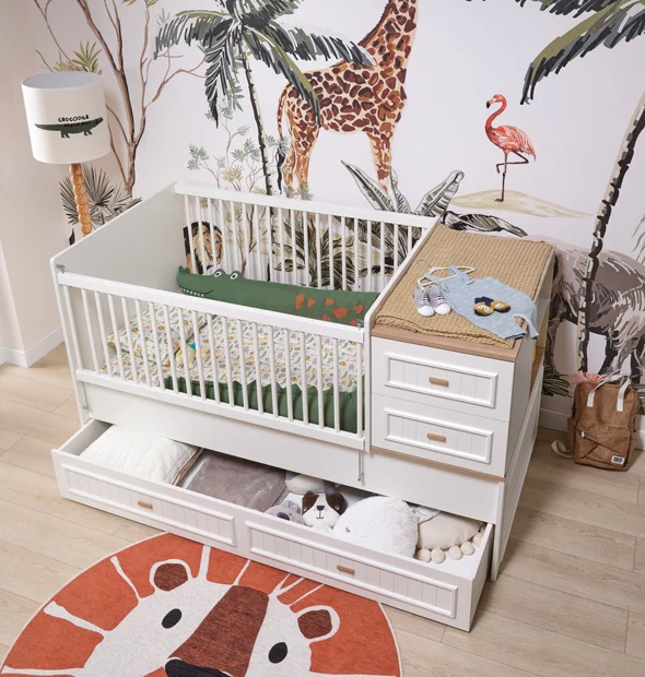 Almila Monte Convertible Baby Bed with pull-out bed product thumbnail 3