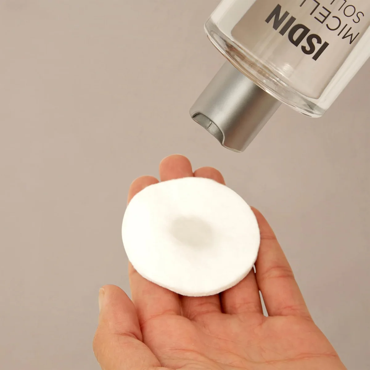 Isdin Micellar Solution 4-in-1 Sensitive Skin 400ml product thumbnail 3